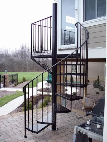 bao-gia-cau-thang-sat1