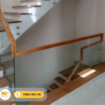 Cầu thang sắt kính cường lực