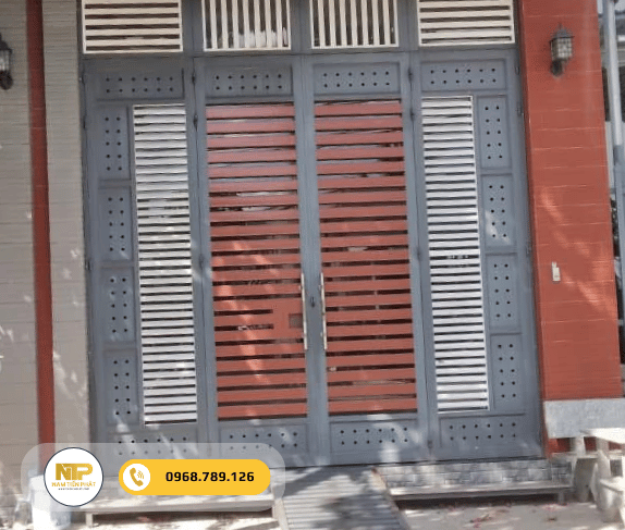 Cửa cổng sắt nhà phố