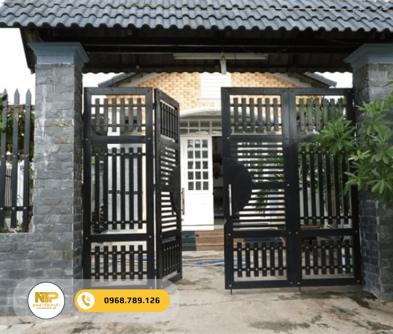 Cửa cổng sắt nhà cấp 4