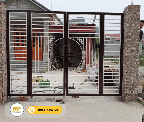 Cửa cổng sắt nhà cấp 4