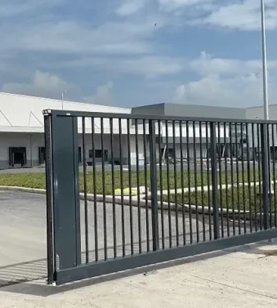 Cửa cổng sắt nhà xưởng
