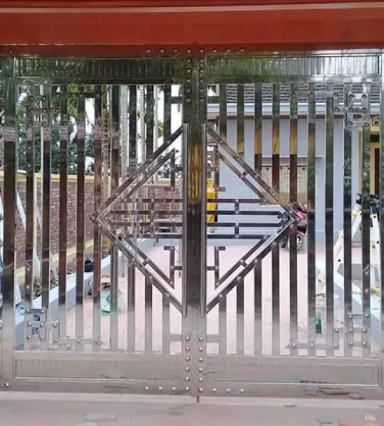 Cửa cổng sắt kết hợp inox