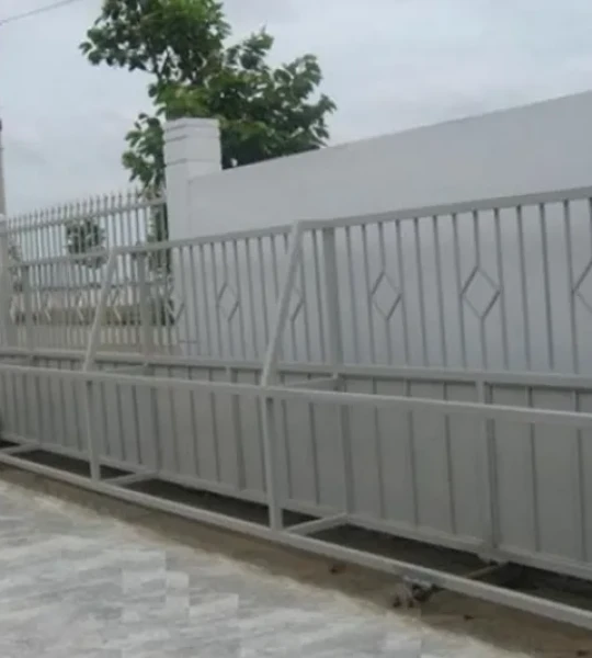 Cửa cổng sắt kho bãi