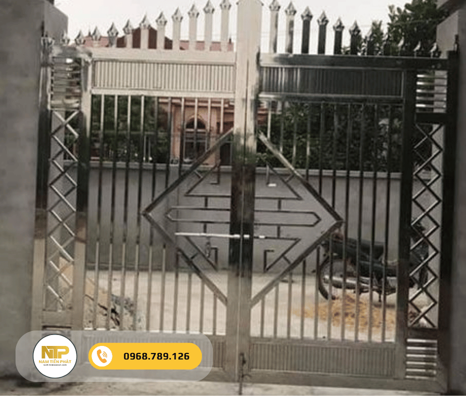 cua-cong-sat-nha-cap-4-81