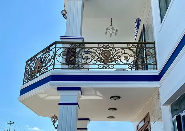 dich-vu-thi-cong-lan-can-sat