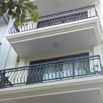 Lan can sắt ban công