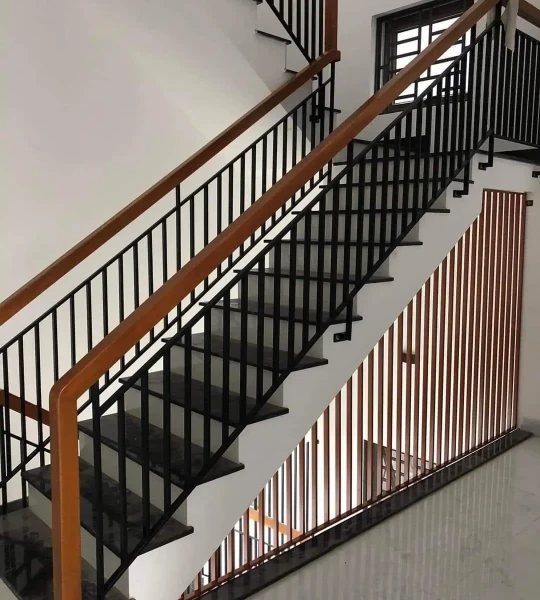 Lan can sắt cầu thang