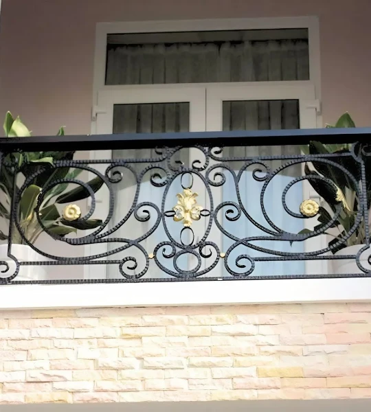 Lan can sắt mỹ thuật