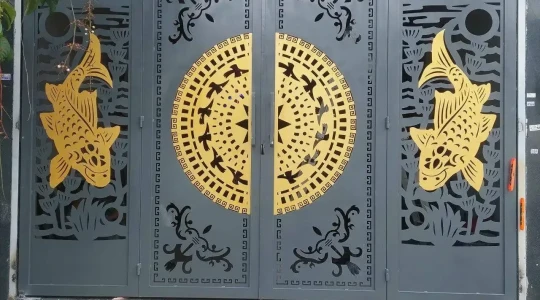 Nên làm cửa cổng sắt loại nào