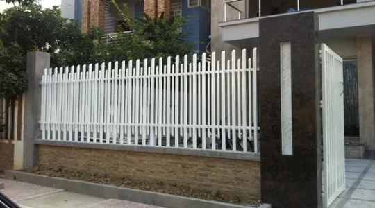 Thi công hàng rào sắt