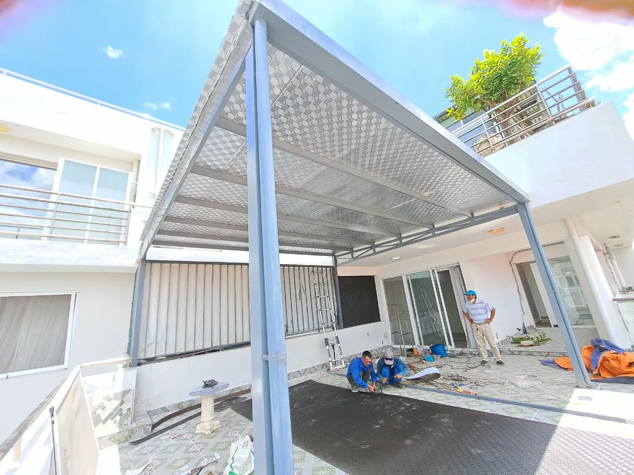 thi-cong-mai-che-sat-gia-re